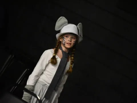 a person in a hat
